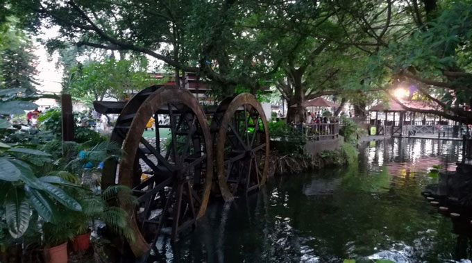 防腐木水車(chē) 防腐木水車(chē)
